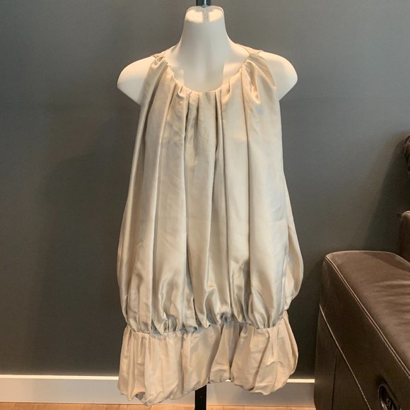 Greyhound Sleeveless Top - Picture 1 of 4